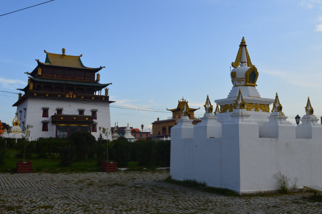 Monasterio de Gandantegchinlin y estupa